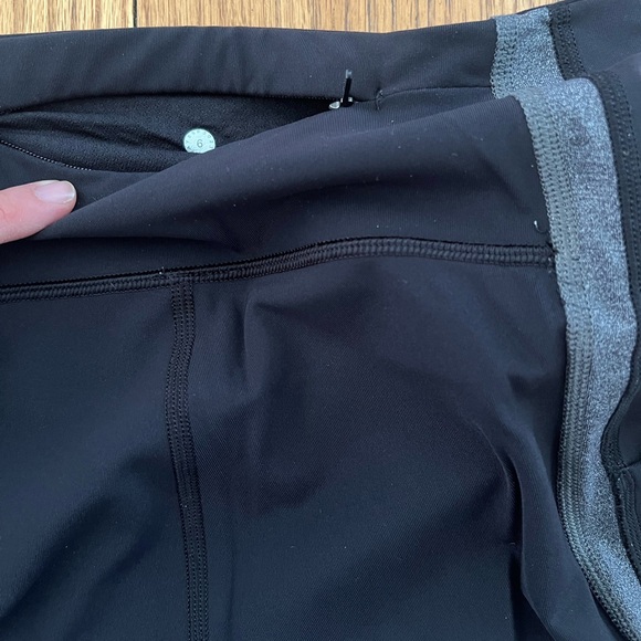 Lululemon Black Leggings with Grey Detailing (Size 6) - Picture 5 of 9
